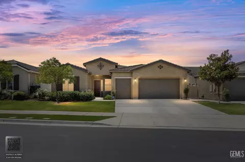 9909 Stockholm Pl, Bakersfield, CA 93306