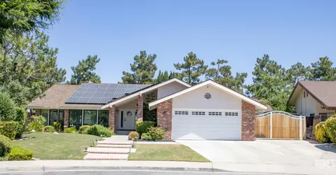 9608 Split Oak Ct, Bakersfield, CA 93311