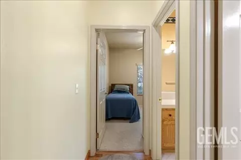 Entry Way - 1300 Scarlet Oak Dr, Tehachapi, CA 93561 photo 3 of 3