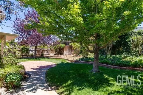 Exterior - 1300 Scarlet Oak Dr, Tehachapi, CA 93561 photo 9 of 11
