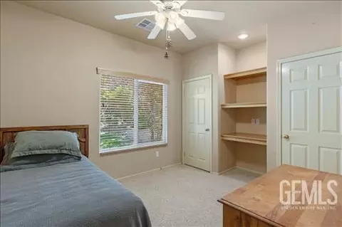 Bedroom - 1300 Scarlet Oak Dr, Tehachapi, CA 93561 photo 1 of 4