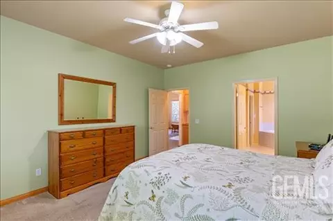 Bedroom - 1300 Scarlet Oak Dr, Tehachapi, CA 93561 photo 4 of 4