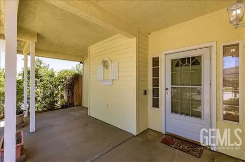 Exterior - 1300 Scarlet Oak Dr, Tehachapi, CA 93561 photo 4 of 11