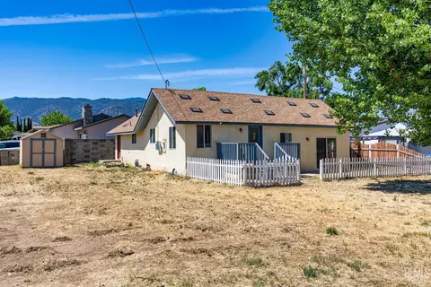 302 W C St, Tehachapi, CA 93561