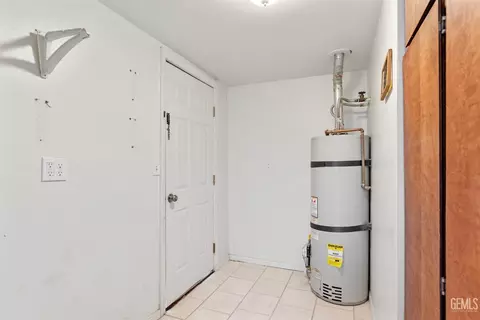 Other - 302 W C St, Tehachapi, CA 93561 photo 4 of 10