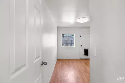 Entry Way - 302 W C St, Tehachapi, CA 93561 photo 2 of 2