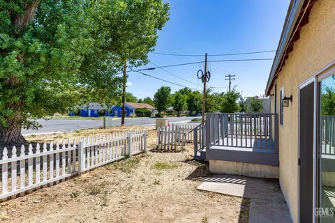 Other - 302 W C St, Tehachapi, CA 93561 photo 1 of 10