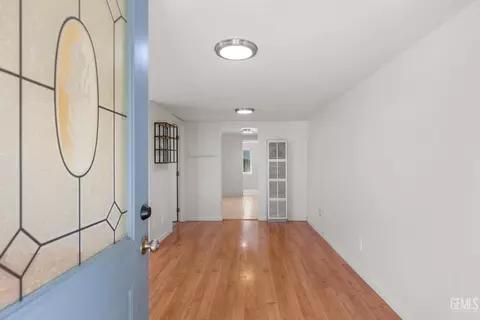 Other - 302 W C St, Tehachapi, CA 93561 photo 2 of 10