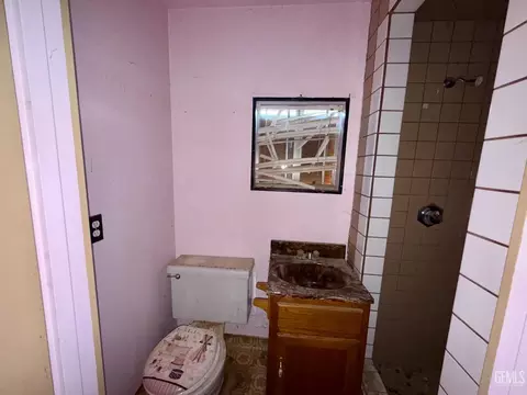 301 A St, Taft, CA 93268 photo 18