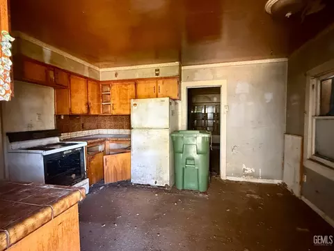 301 A St, Taft, CA 93268 photo 13