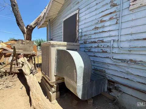301 A St, Taft, CA 93268 photo 5