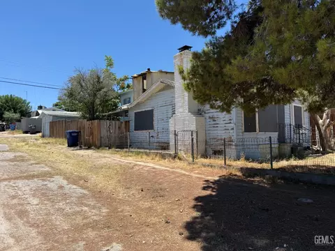 301 A St, Taft, CA 93268 photo 2