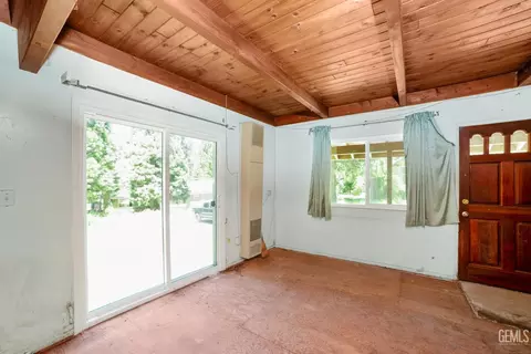 Living - 1249 Cedar Ave, Fish Camp, CA 93623 photo 2 of 4