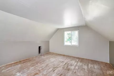 Bedroom - 1249 Cedar Ave, Fish Camp, CA 93623 photo 5 of 7