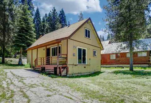 1249 Cedar Ave, Fish Camp, CA 93623