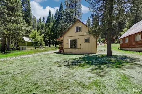 Exterior - 1249 Cedar Ave, Fish Camp, CA 93623 photo 1 of 2