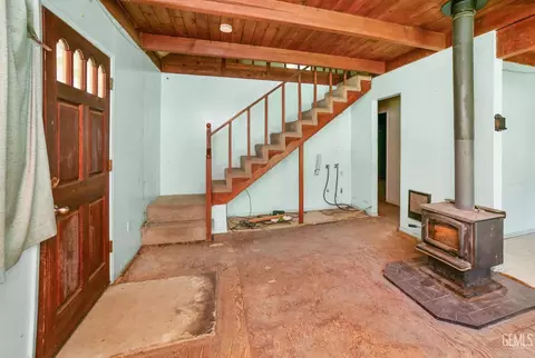 Living - 1249 Cedar Ave, Fish Camp, CA 93623 photo 4 of 4
