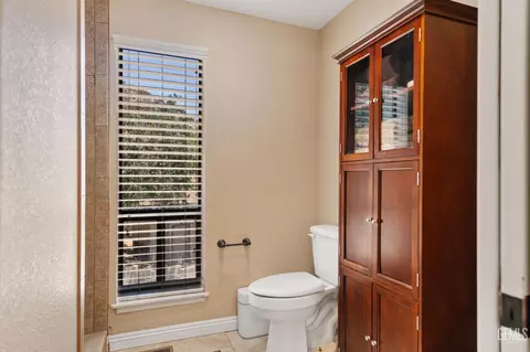 Bath - 21800 Quail Springs Rd, Tehachapi, CA 93561 photo 1 of 7