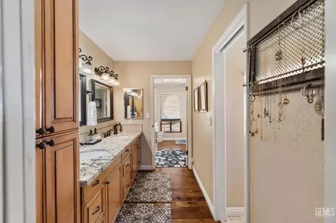 Entry Way - 21800 Quail Springs Rd, Tehachapi, CA 93561 photo 4 of 10