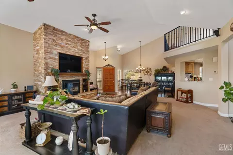 Living - 21800 Quail Springs Rd, Tehachapi, CA 93561 photo 1 of 3