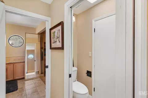 Entry Way - 21800 Quail Springs Rd, Tehachapi, CA 93561 photo 8 of 10