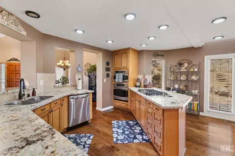 Kitchen - 21800 Quail Springs Rd, Tehachapi, CA 93561 photo 1 of 4