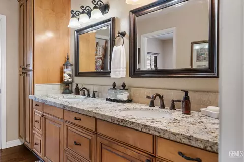 Bath - 21800 Quail Springs Rd, Tehachapi, CA 93561 photo 2 of 7