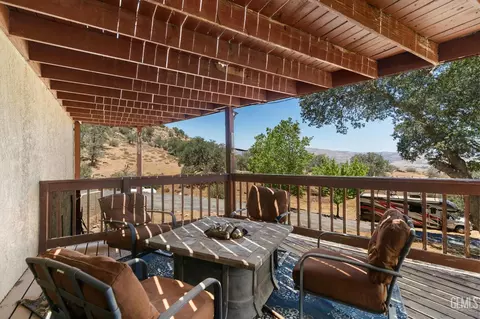 Exterior - 21800 Quail Springs Rd, Tehachapi, CA 93561 photo 2 of 5