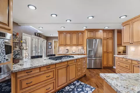 Kitchen - 21800 Quail Springs Rd, Tehachapi, CA 93561 photo 2 of 4