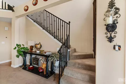 Entry Way - 21800 Quail Springs Rd, Tehachapi, CA 93561 photo 5 of 10