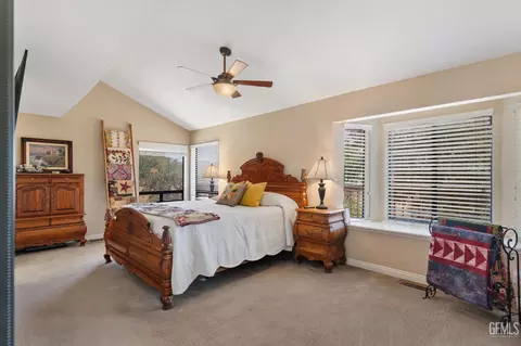 Bedroom - 21800 Quail Springs Rd, Tehachapi, CA 93561 photo 1 of 7
