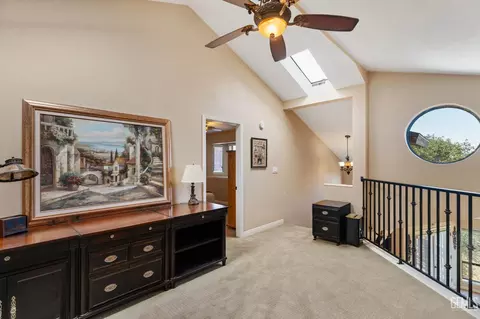 Entry Way - 21800 Quail Springs Rd, Tehachapi, CA 93561 photo 6 of 10