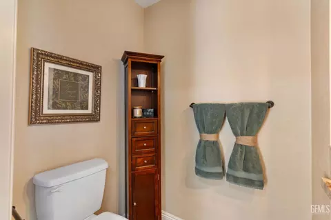 Bath - 21800 Quail Springs Rd, Tehachapi, CA 93561 photo 7 of 7
