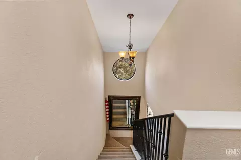 Entry Way - 21800 Quail Springs Rd, Tehachapi, CA 93561 photo 10 of 10