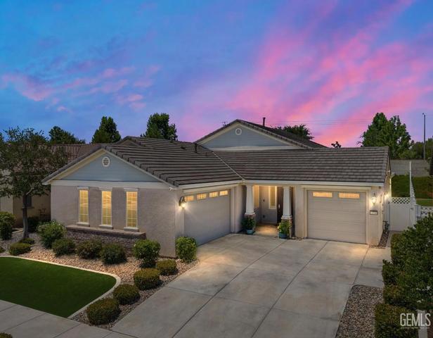 13710 Pixton Ave, Bakersfield, CA 93311