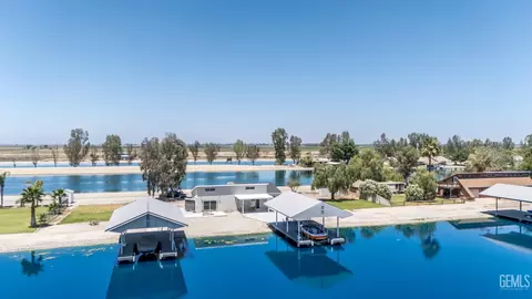 View/Area - 24929 Millux Rd, Arvin, CA 93203 photo 3 of 5