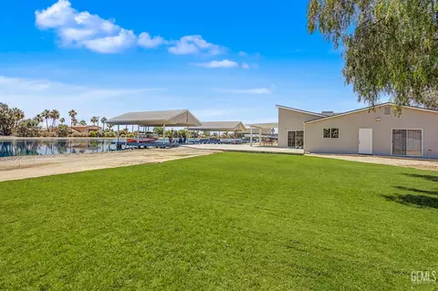 Exterior - 24929 Millux Rd, Arvin, CA 93203 photo 2 of 5