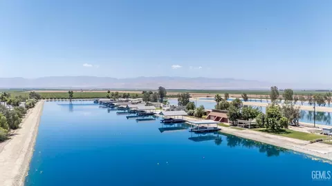 View/Area - 24929 Millux Rd, Arvin, CA 93203 photo 2 of 5