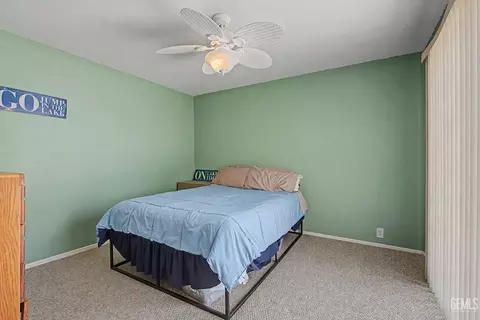 Bedroom - 24929 Millux Rd, Arvin, CA 93203 photo 2 of 2