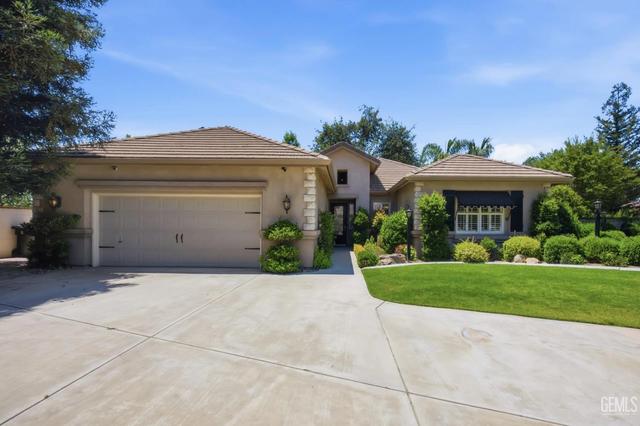 3223 Peace Rose St, Bakersfield, CA 93311
