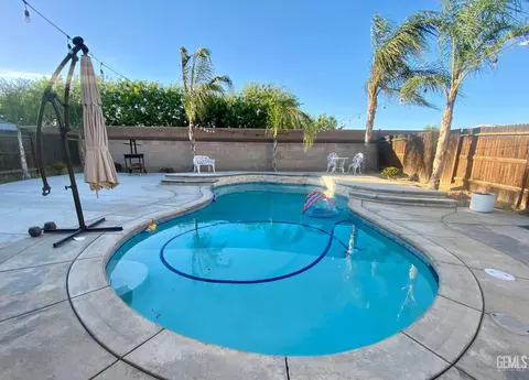 1860 Ironbark St, Wasco, CA 93280