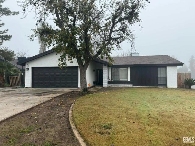 7517 Hachita Ct, Bakersfield, CA 93309