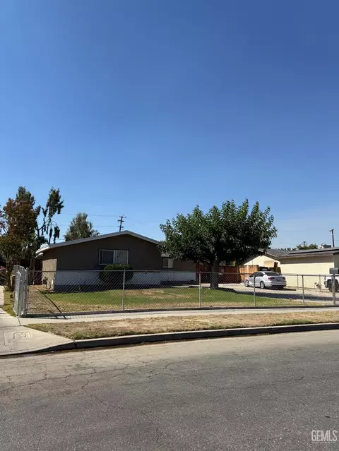 3527 Balboa Dr, Bakersfield, CA 93304