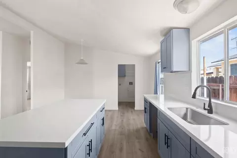 Kitchen - 404 Naylor Ave, Taft, CA 93268 photo 4 of 9