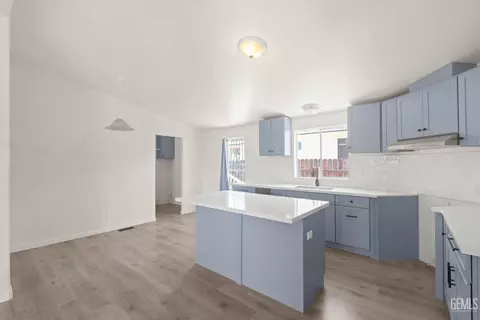 Kitchen - 404 Naylor Ave, Taft, CA 93268 photo 3 of 9