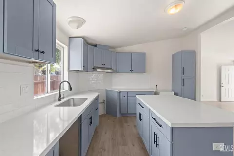 Kitchen - 404 Naylor Ave, Taft, CA 93268 photo 9 of 9