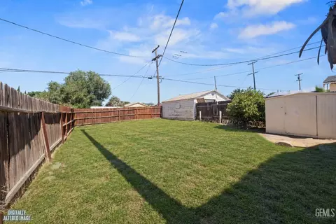 Exterior - 404 Naylor Ave, Taft, CA 93268 photo 3 of 4