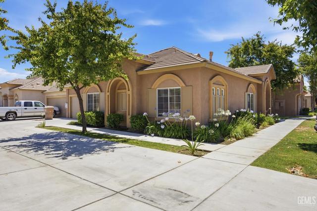8406 White Rock Dr, Bakersfield, CA 93311