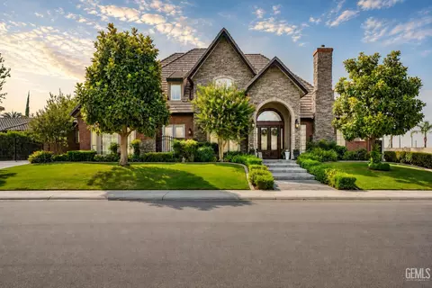 7233 Fountain Valley Dr, Bakersfield, CA 93308