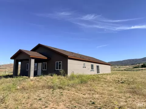 Exterior - 18701 Maurice Way, Tehachapi, CA 93561 photo 1 of 12